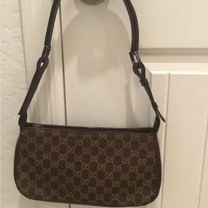 Gucci shoulder bag. Brown